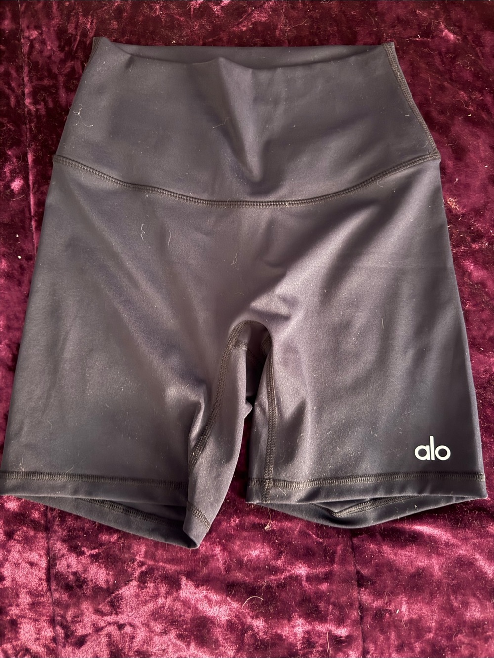 Alo Yoga black shorts womens size S/M